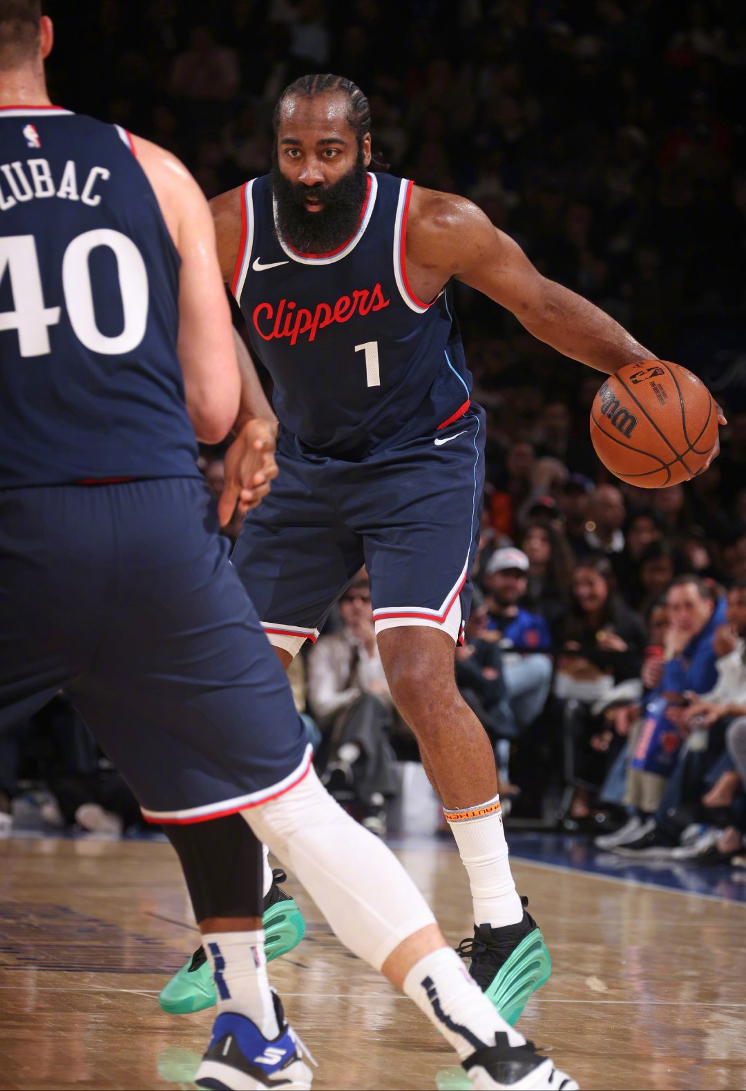 哈登连续十五场比赛得分超过爆冷，中国队不断突破！的简单介绍